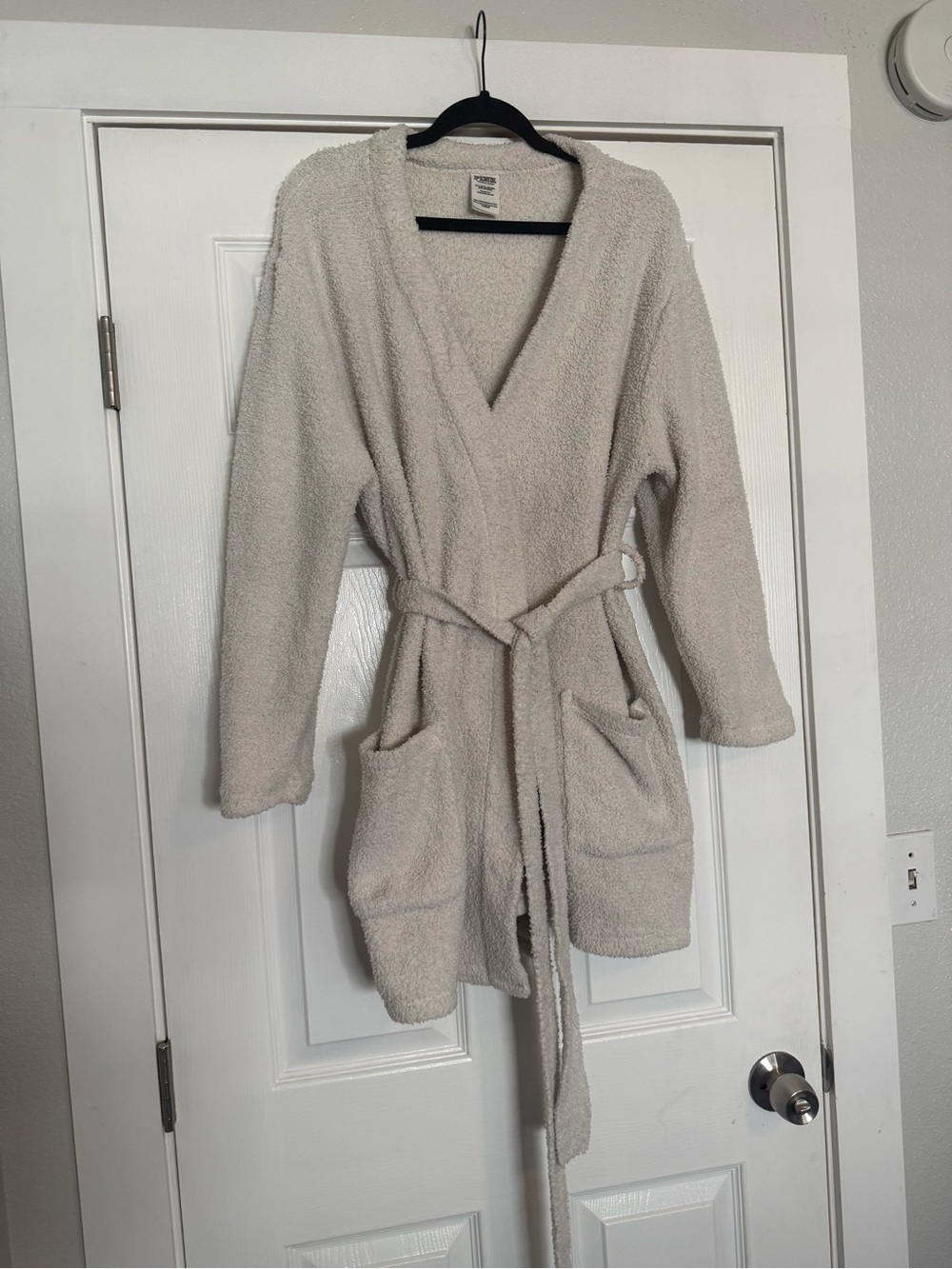 Victoria's Secret Cream Plush Wrap Robe with Pockets